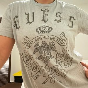 GUESS gray T-shirt